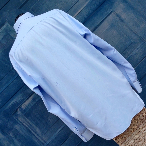 ISAIA (Napoli) Men's Solid Woven Luxury Dress Shirt. - Picture 12 of 17